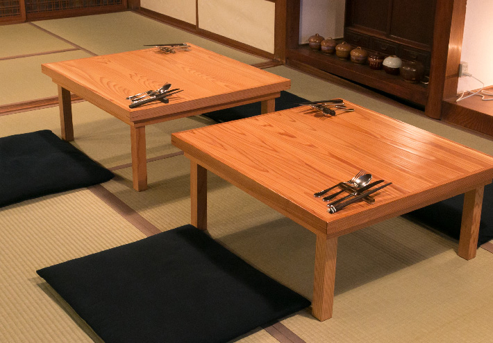 Tables by Abe Butsudan (KOUGI),Seat cushions by Suzuki Syokudosya